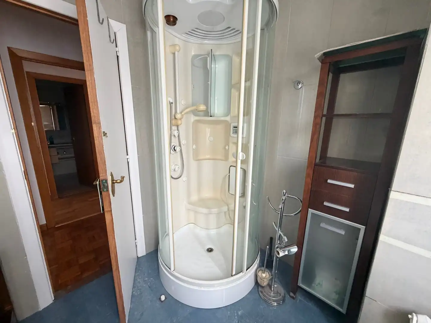 Baño de Piso de alquiler en Ferrol con Calefacción, Terraza y Amueblado