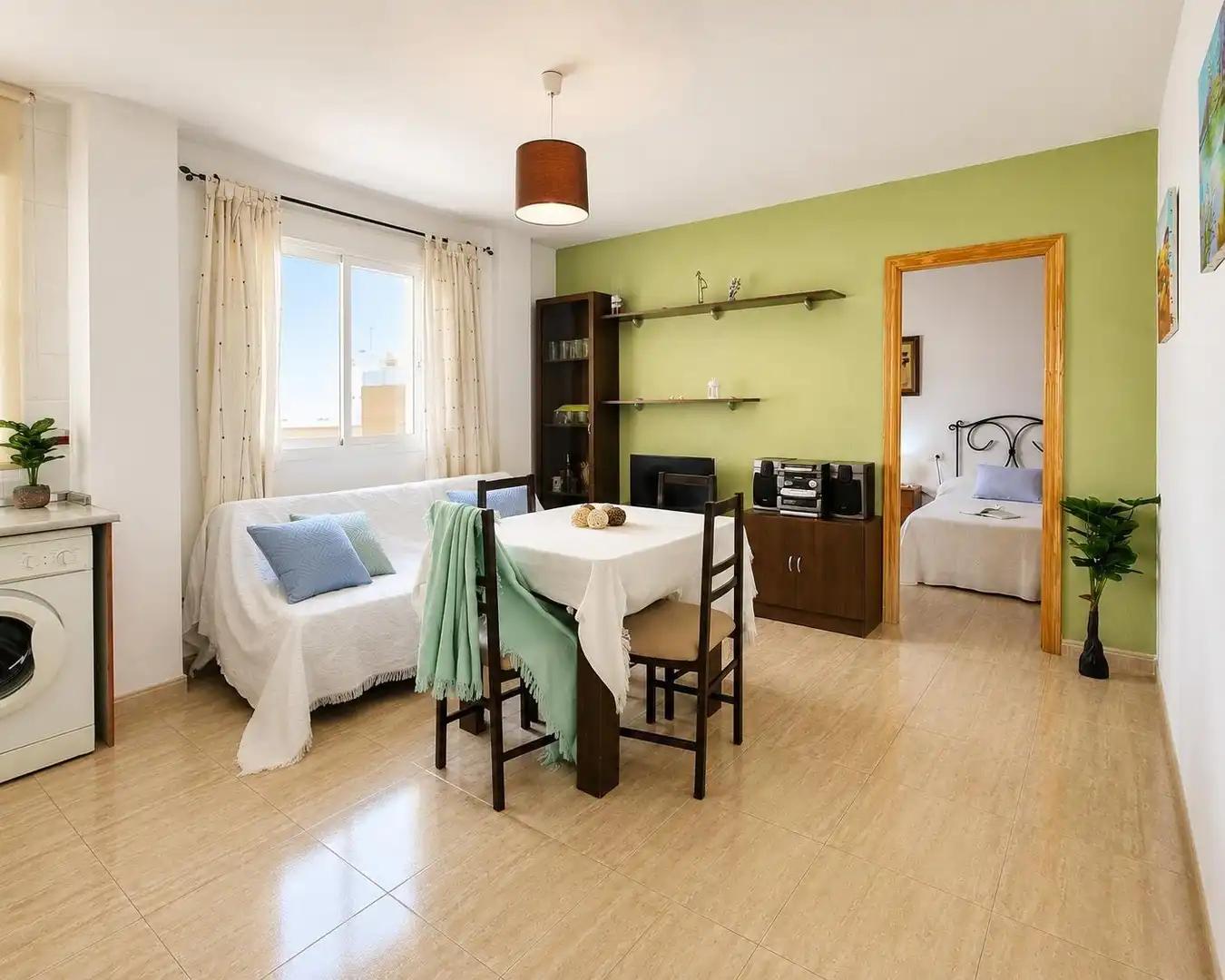 Sala de estar de Piso en venta en Roquetas de Mar con Aire acondicionado, Calefacción y Amueblado