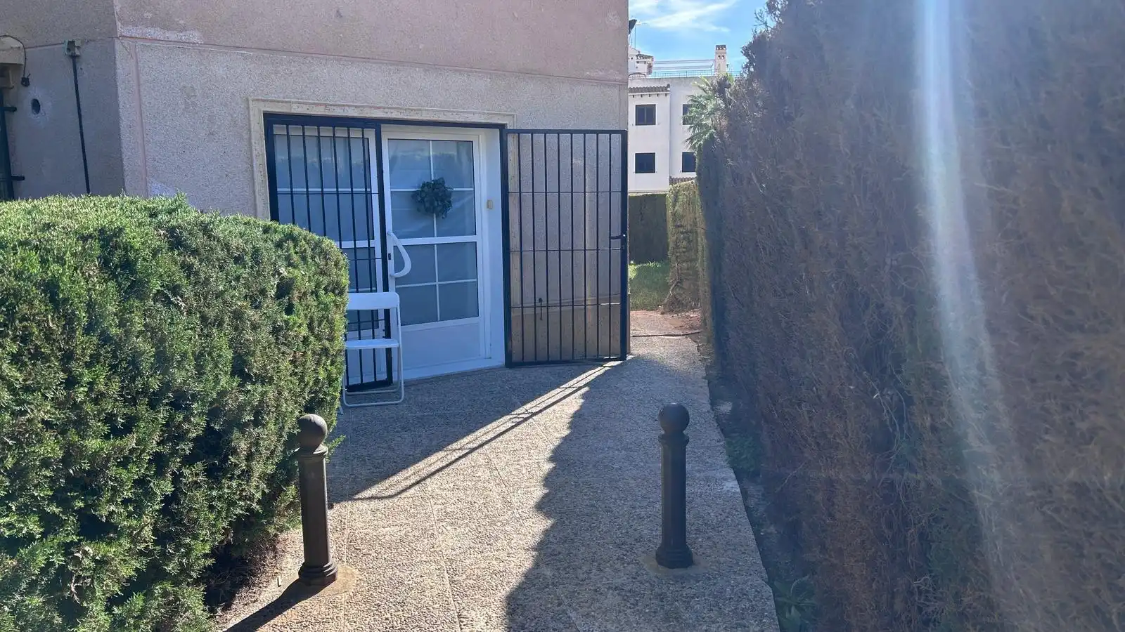 Außenansicht von Wohnung zur Miete in Orihuela mit Klimaanlage, Heizung und Privatgarten