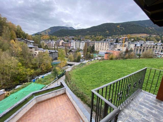 Piso en Alquiler en Avenida del traves en L'Aldosa - Anyós