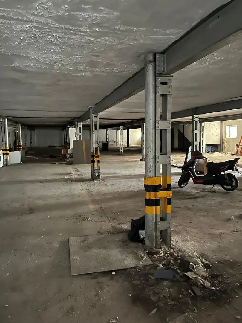 Aparcament de Nau industrial en venda en Murcia