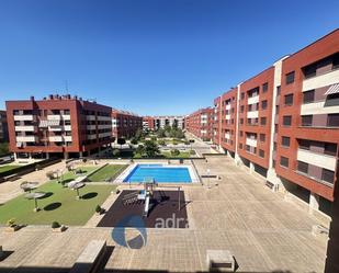 Piscina de Pis de lloguer en  Logroño amb Aire condicionat i Terrassa