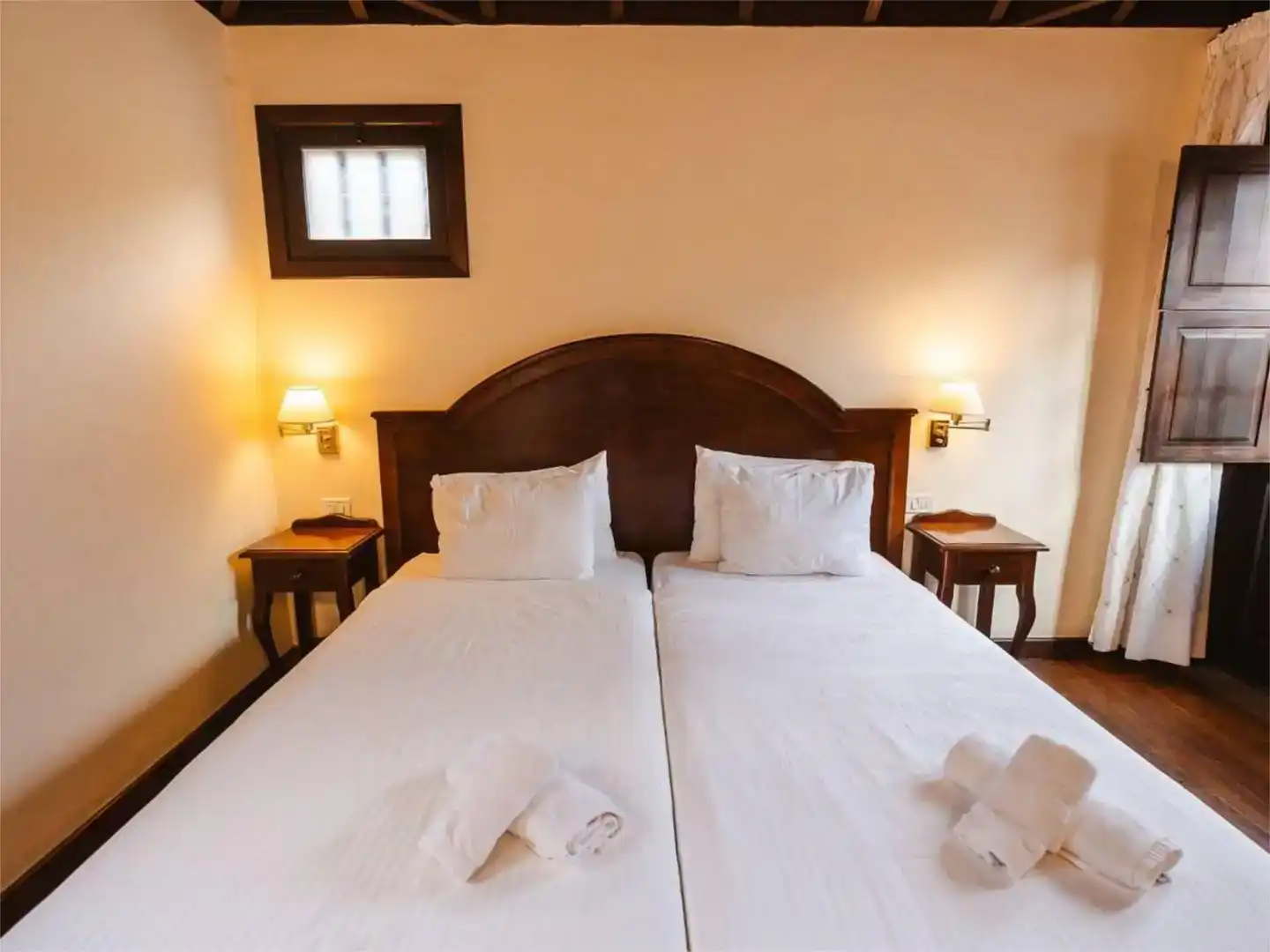 Habitación de Local en venta en Vallehermoso con Amueblado