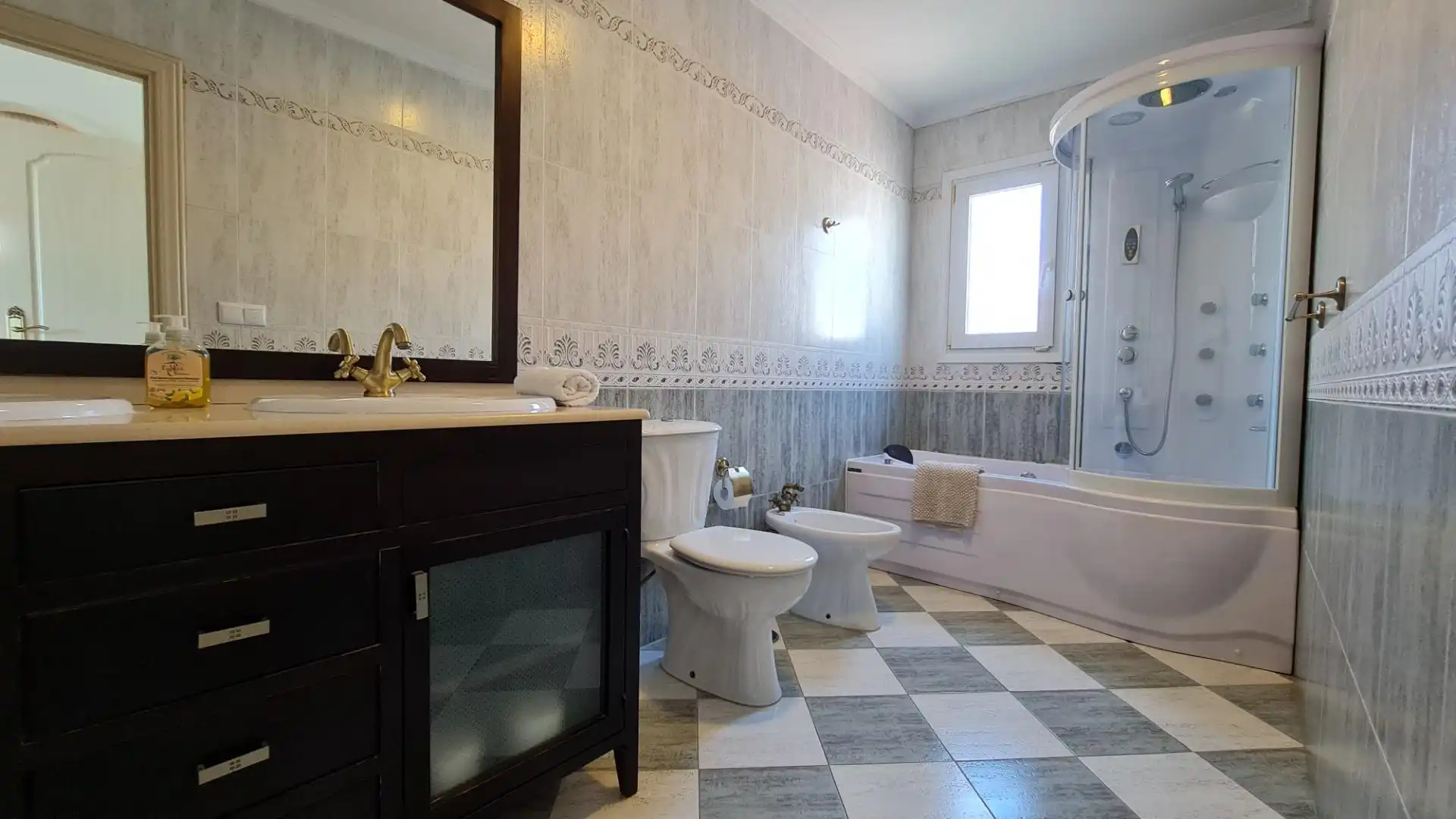 Bathroom of Houses for sale in Benalmádena  with Air Conditioner, Heating and Private garden