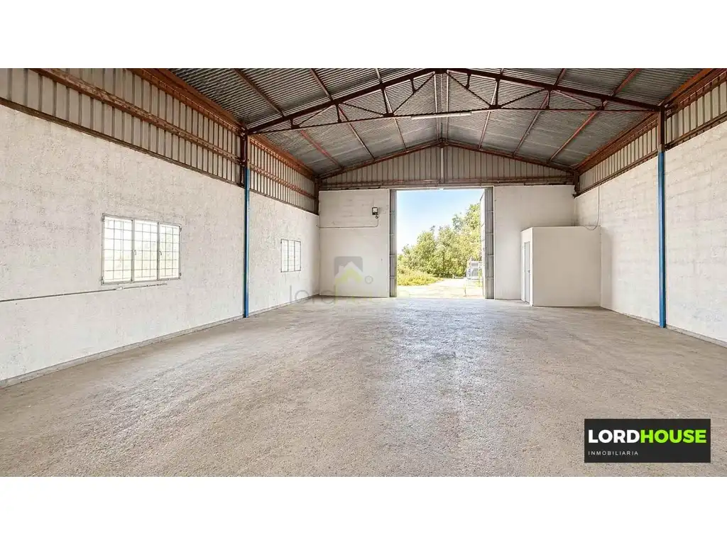 Vista exterior de Nave industrial de alquiler en Lorca