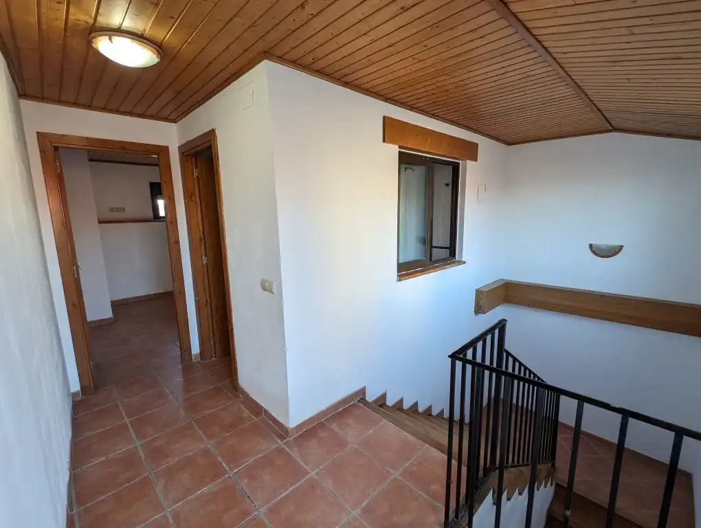 Houses for sale in Cretas  with Terrace, Storage room and Balcony