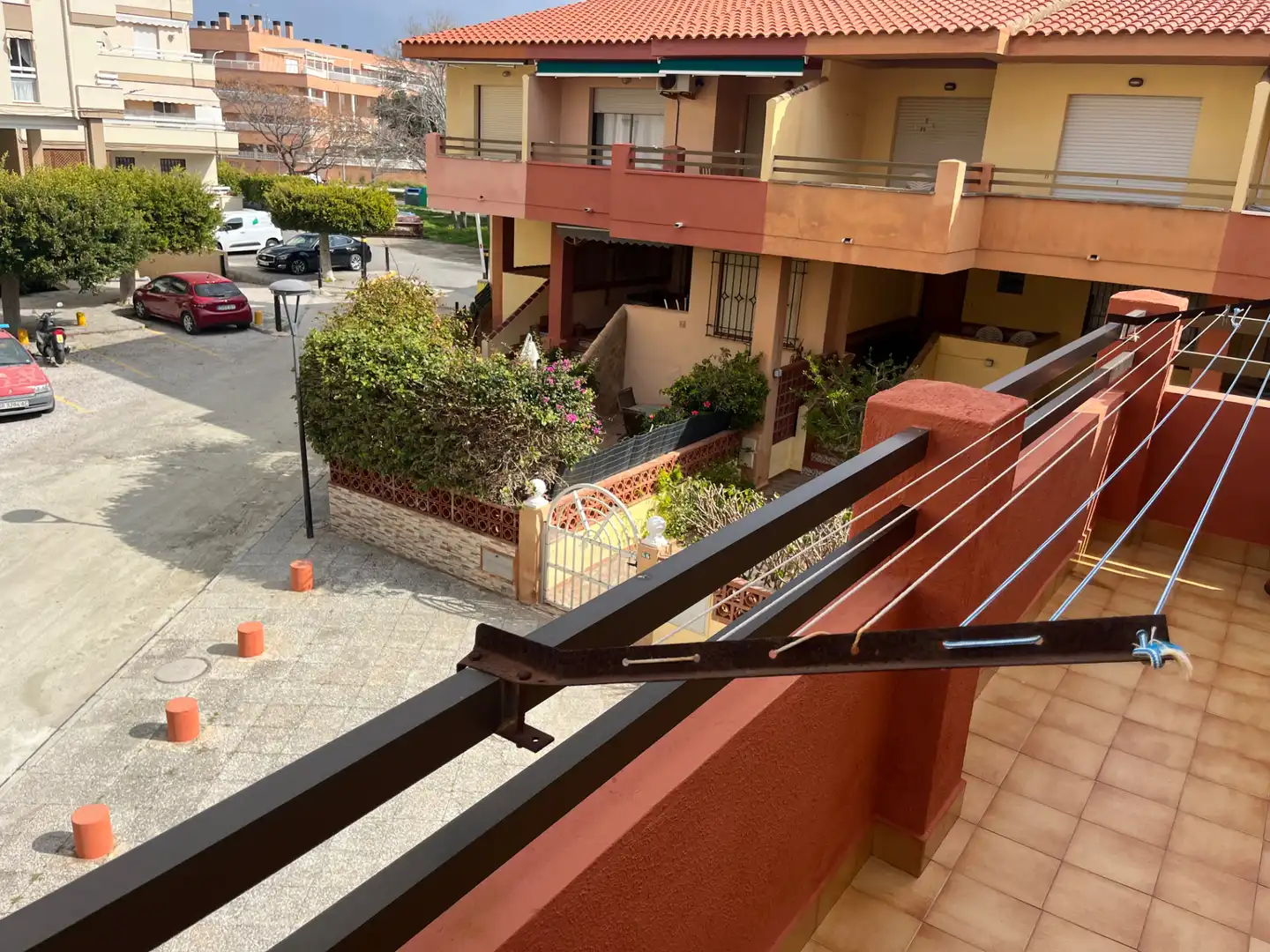 Vista exterior de Piso en venta en Salobreña con Terraza, Trastero y Piscina comunitaria