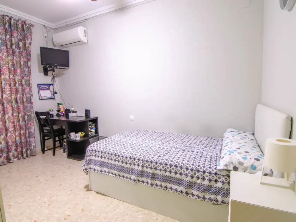 Dormitori de Casa o xalet en venda en La Rinconada