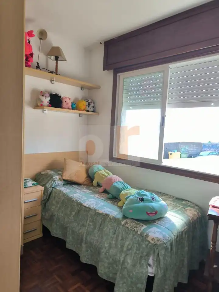 Habitación de Apartamento en venta en Moaña con Calefacción, Parquet y Amueblado