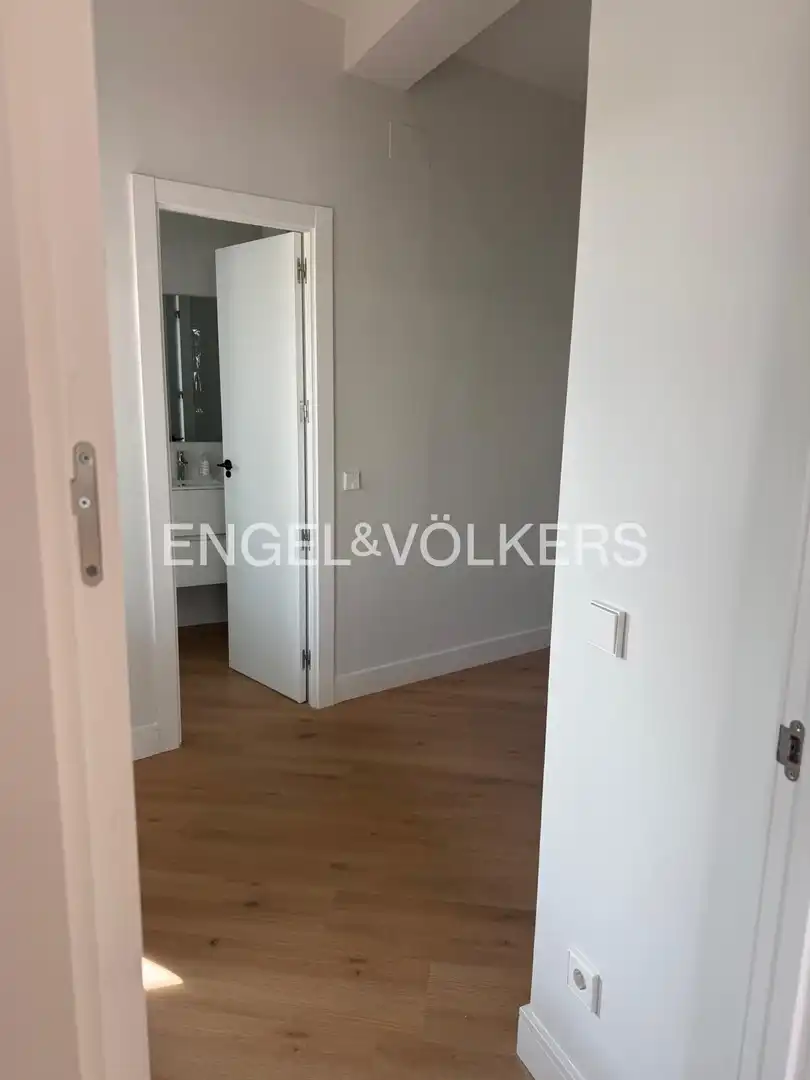 Bedroom of Flat for sale in Madrid  with Air Conditioner, Heating and Terrace