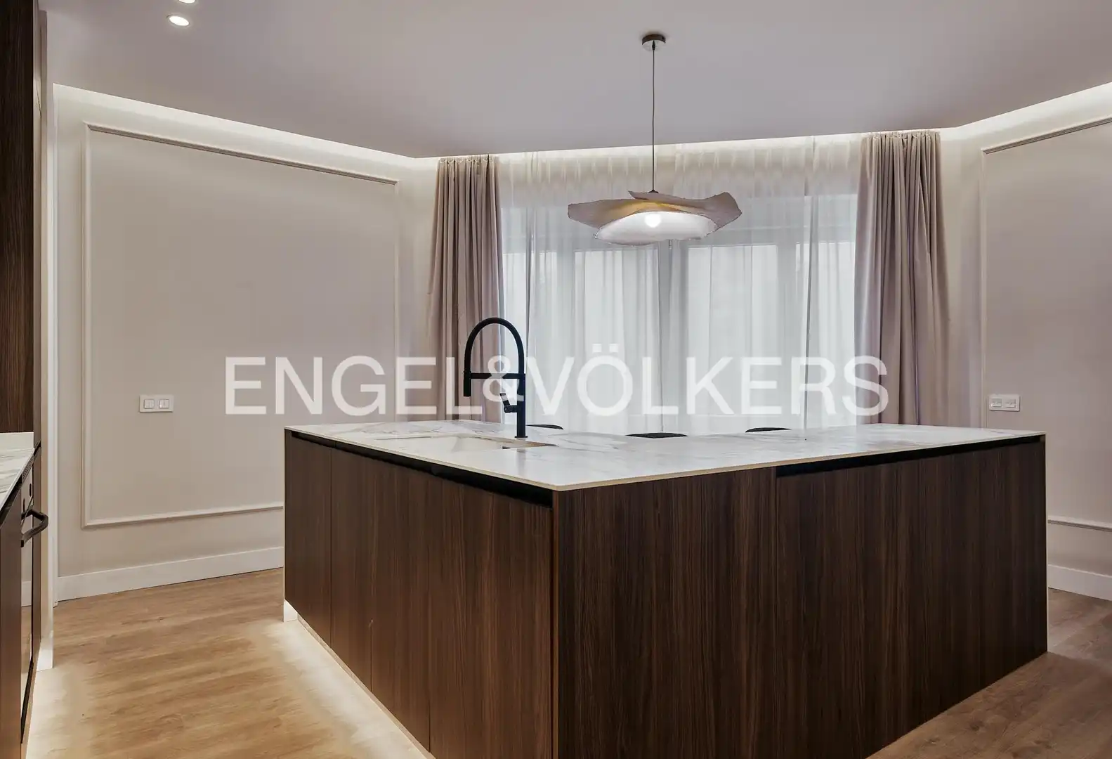 Piso con ascensor en venta en Duque de Sesto, imagen 5