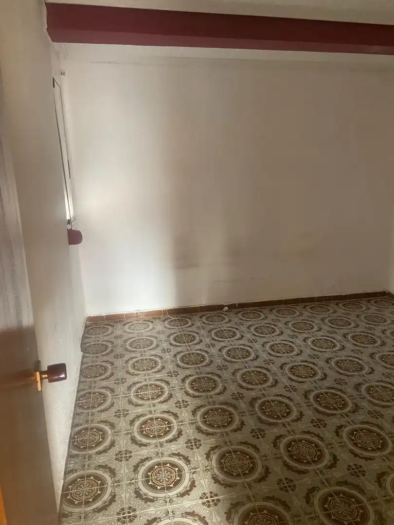 Piso en venta en Xirivella con Balcón