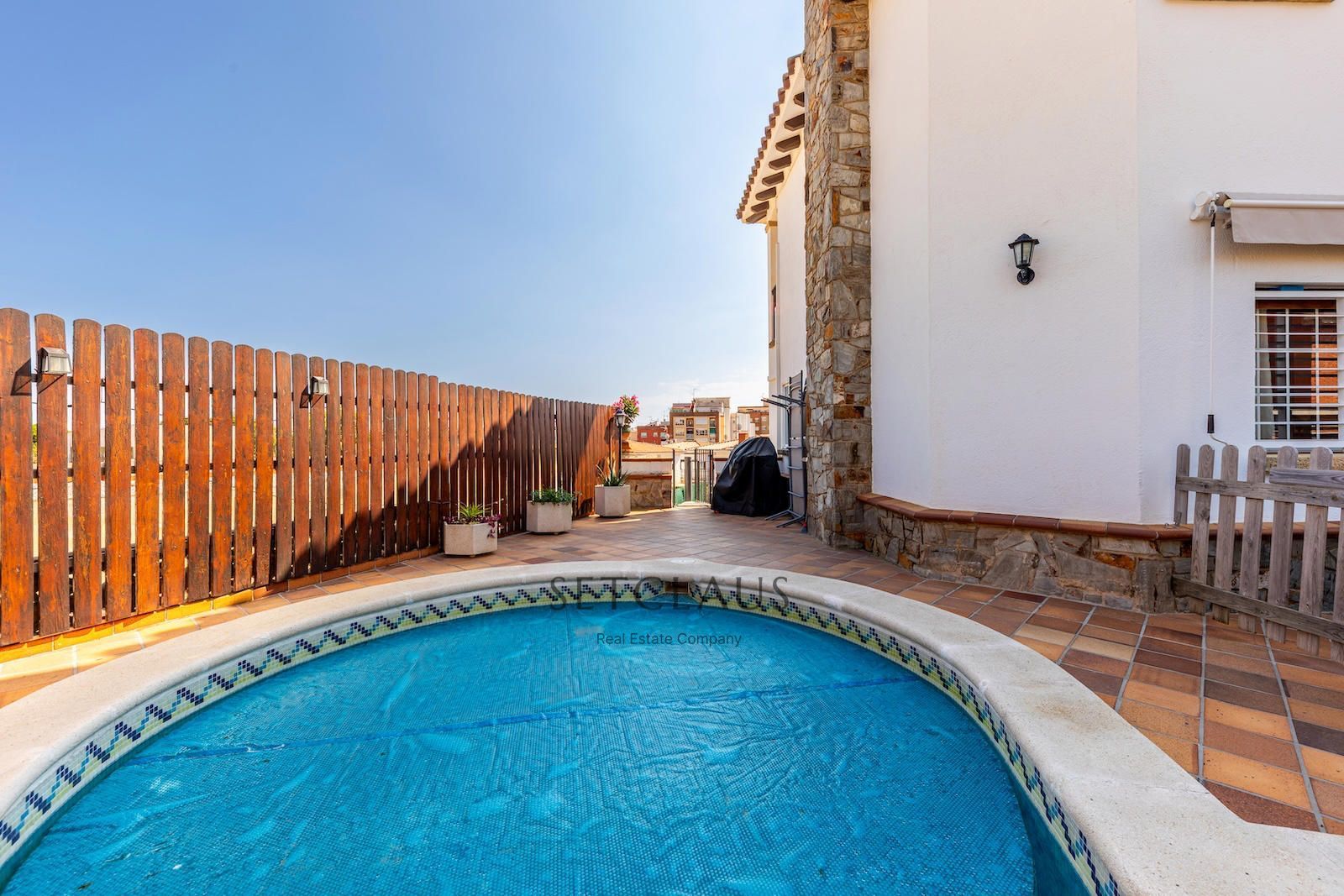 Piscina de Casa adosada en venda en Premià de Dalt amb Aire condicionat, Calefacció i Jardí privat