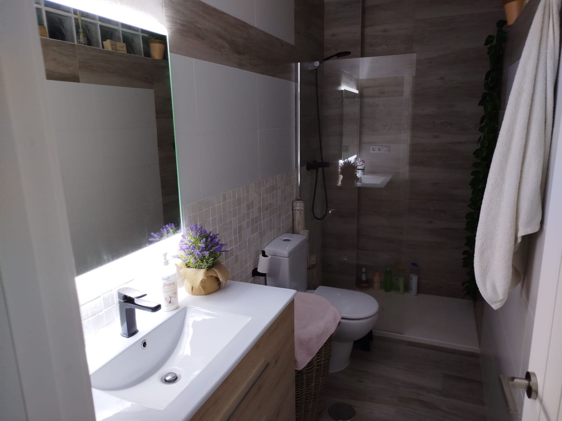 Bany de Pis de lloguer en Lújar amb Aire condicionat, Calefacció i Terrassa