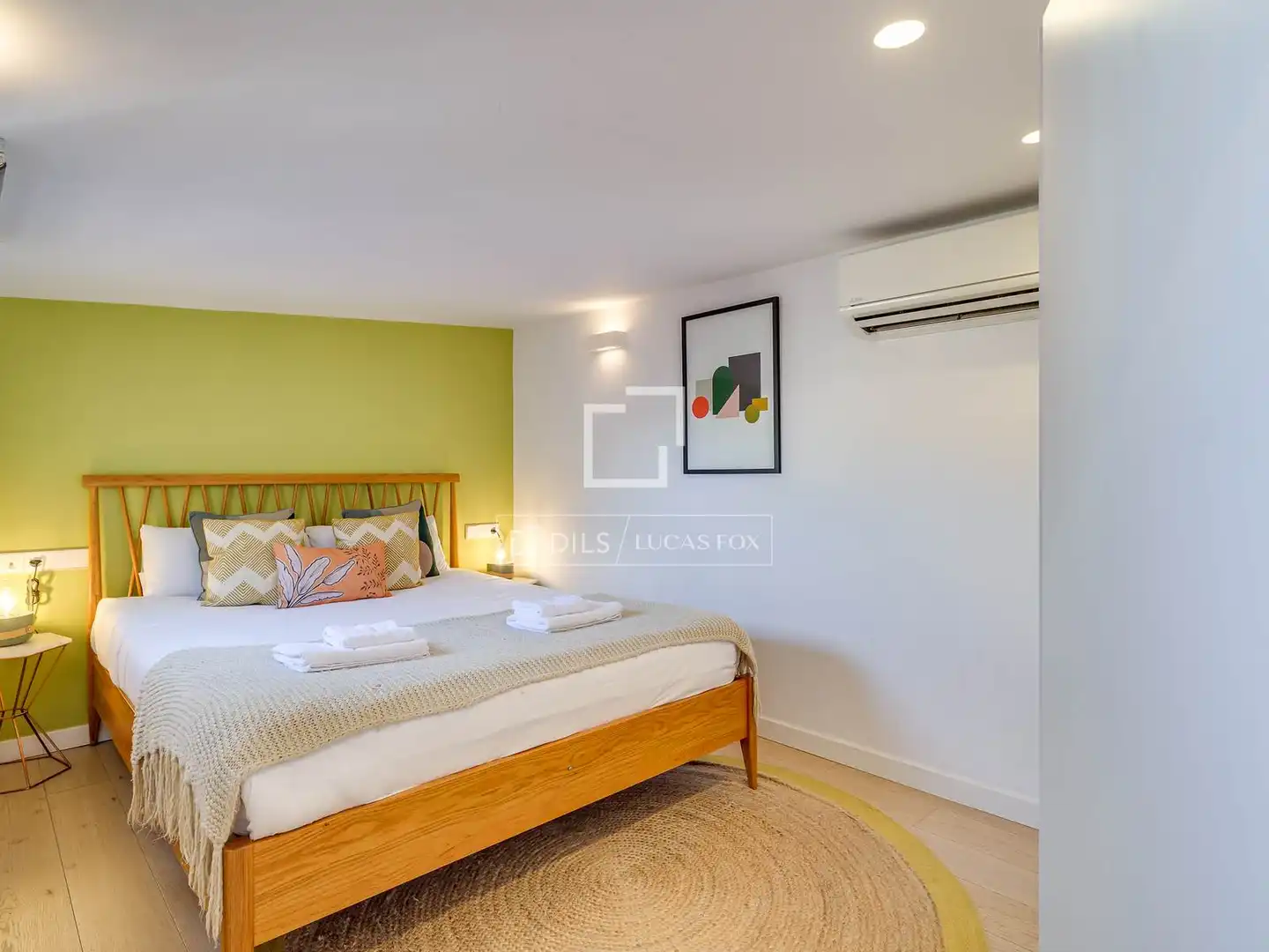 Schlafzimmer von Dachboden zum Verkauf in Barcelona mit Klimaanlage, Heizung und Terrasse
