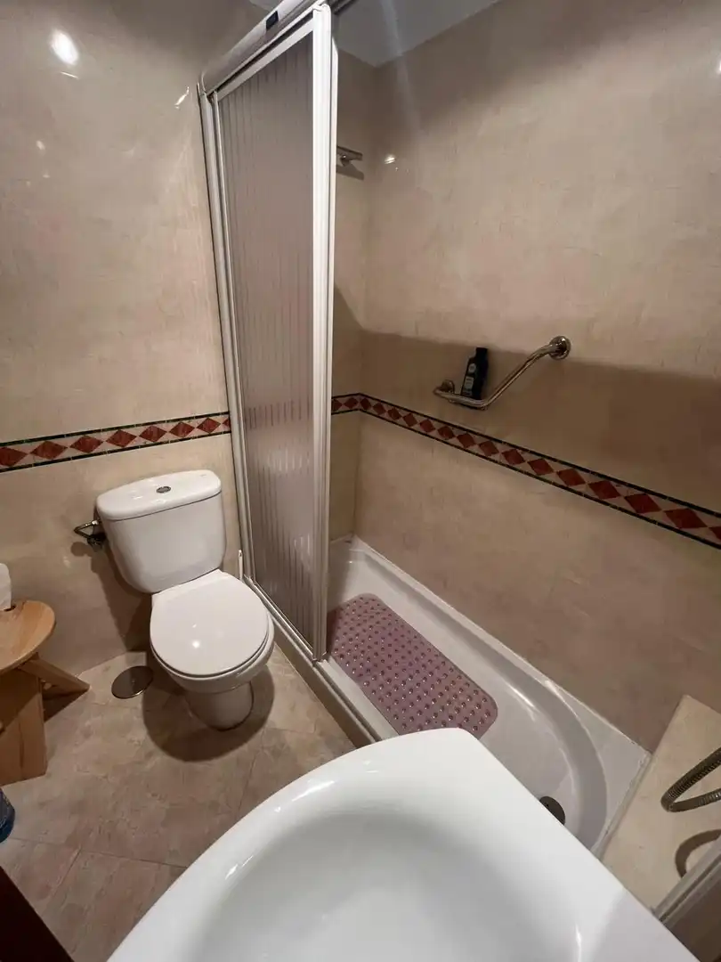 Bany de Pis en venda en Málaga amb Aire condicionat, Calefacció i Terrassa