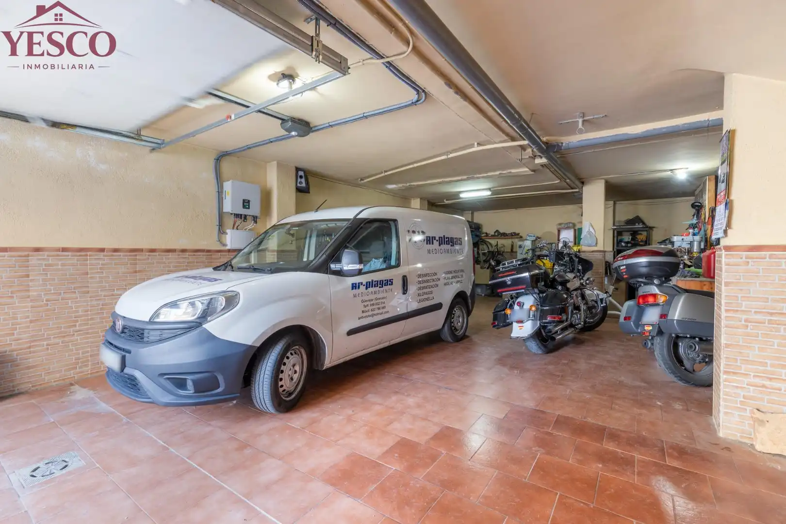 Parking de Casa adosada en venta en Güevéjar con Calefacción, Terraza y Balcón