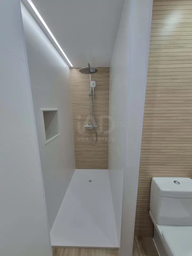Baño de Piso de alquiler en San Andrés del Rabanedo con Calefacción y Terraza