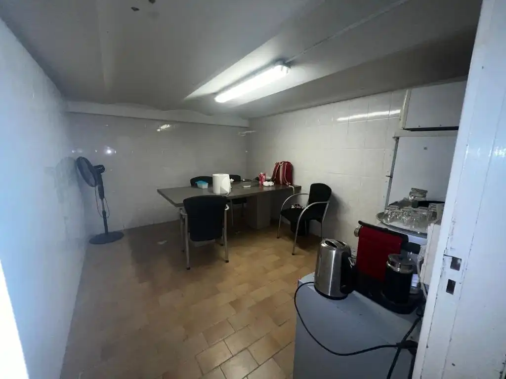 Nau industrial en venda en Sant Adrià de Besòs