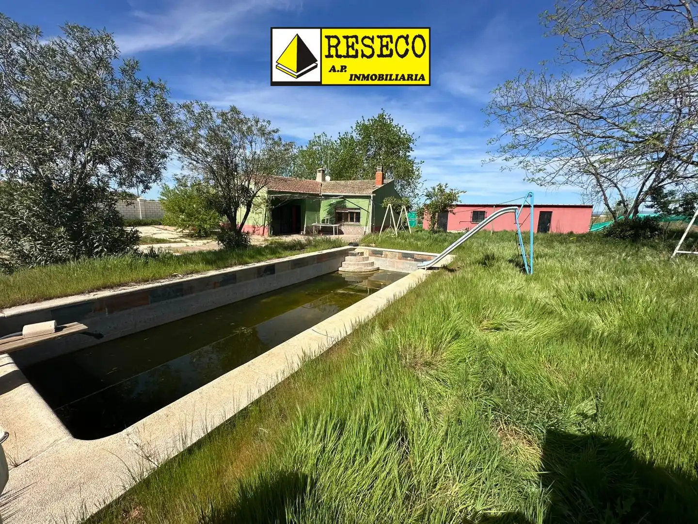 Chalet con piscina en venta en Parque de la Constitución 5a