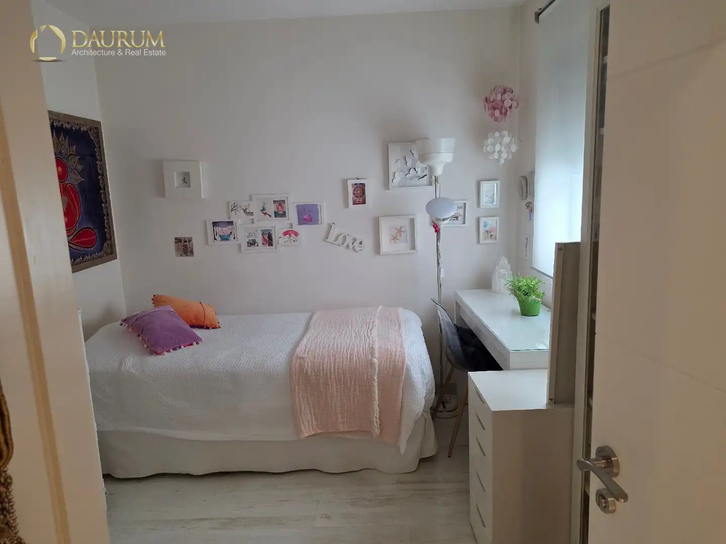Bedroom of Flat for sale in Sevilla  with Air Conditioner, Heating and Terrace