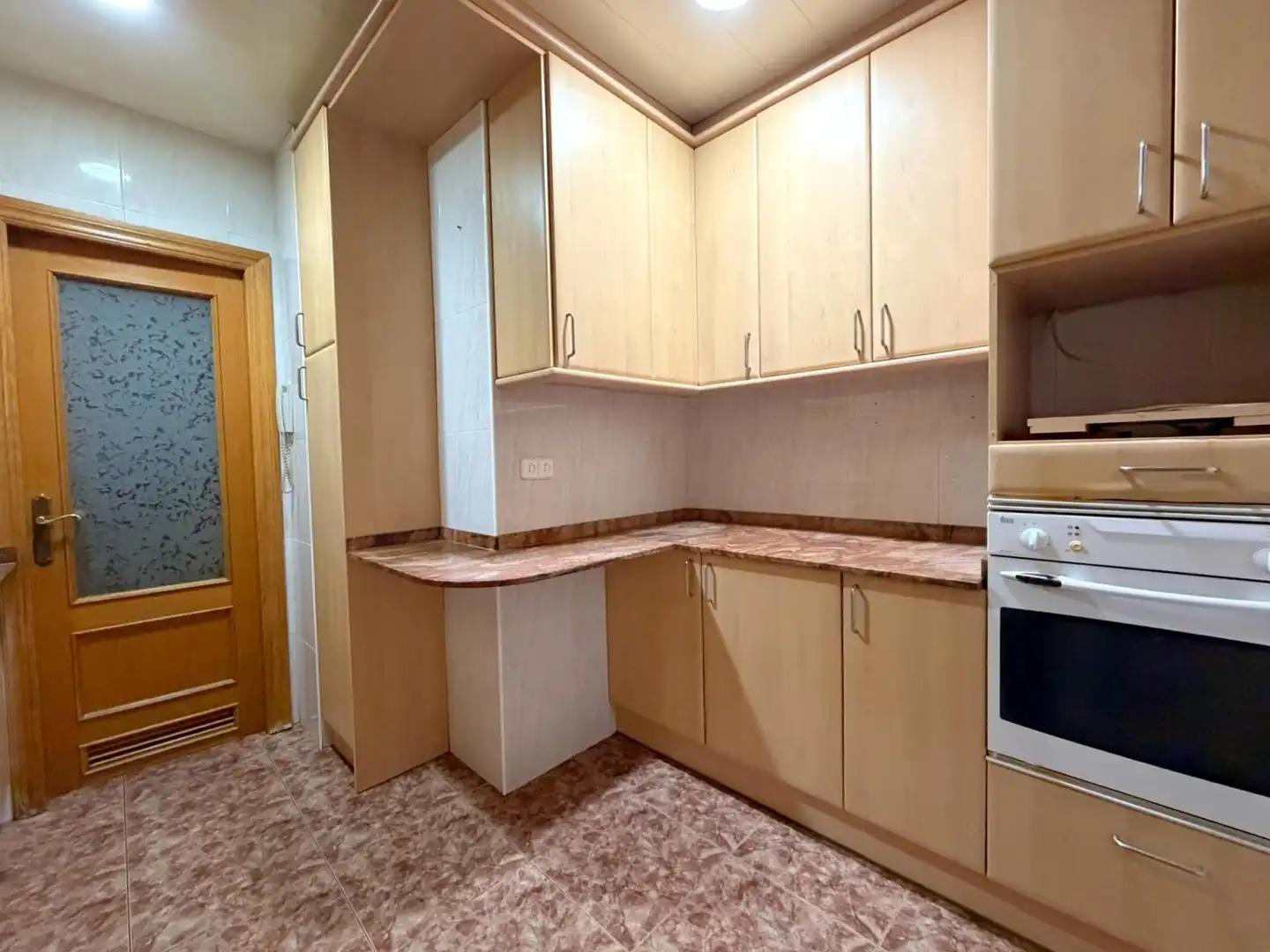 Küche von Wohnung zum Verkauf in L'Hospitalet de Llobregat mit Balkon