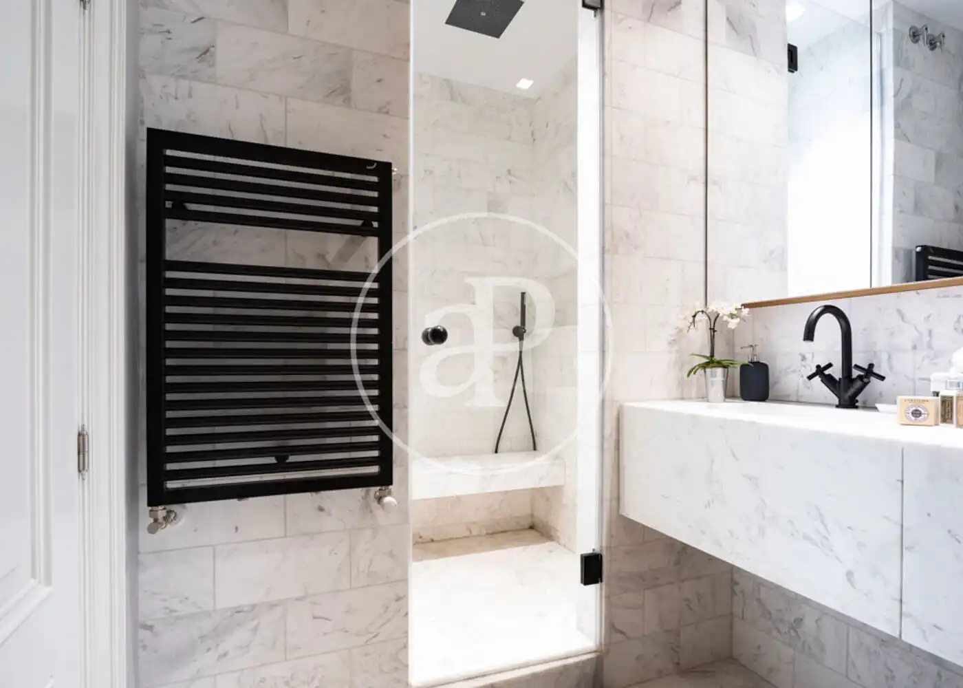 Badezimmer von Wohnung zur Miete in Barrio de Salamanca