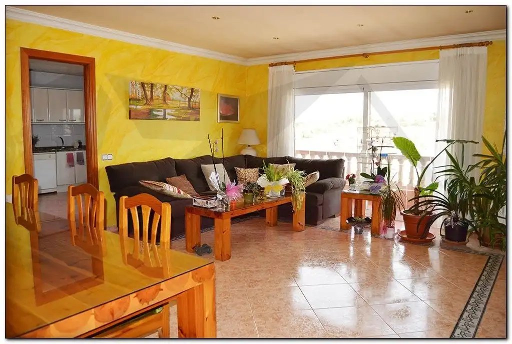 Sala d'estar de Casa o xalet en venda en L'Espluga de Francolí amb Aire condicionat, Terrassa i Traster