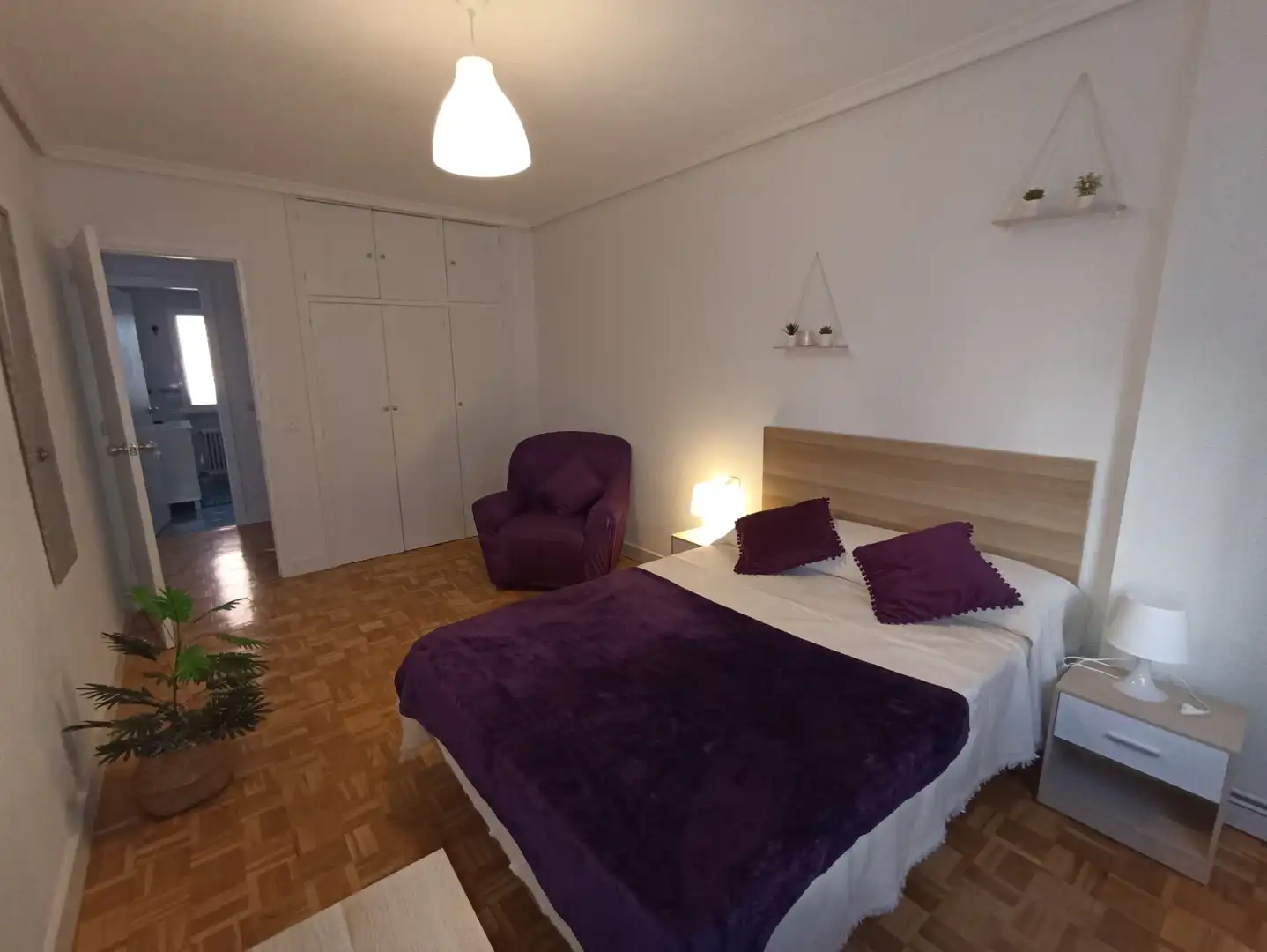 Bedroom of Flat for share in Ávila  with Heating, Parquet flooring and Terrace