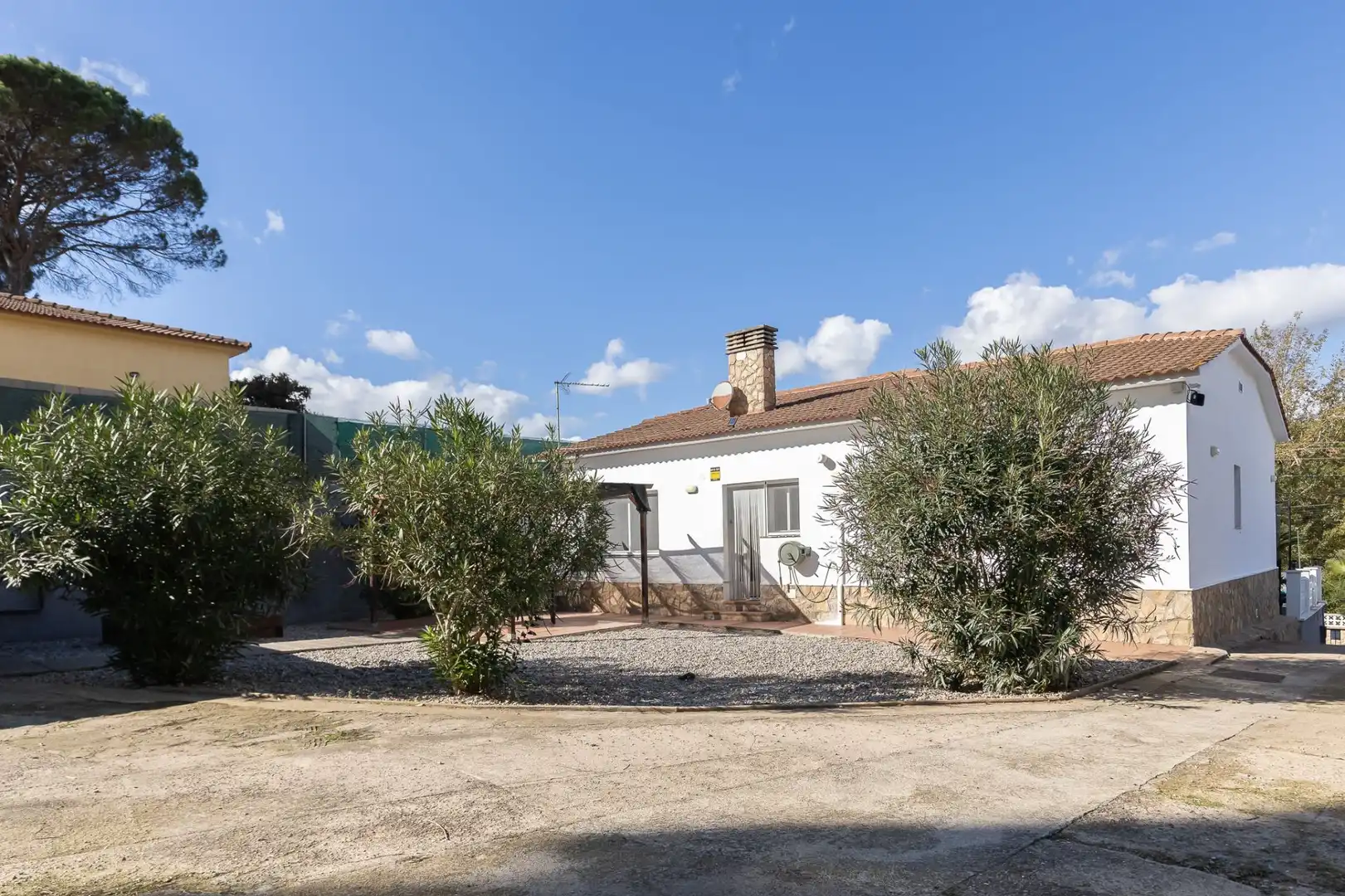 Vista exterior de Casa o xalet en venda en Tordera amb Calefacció i Piscina