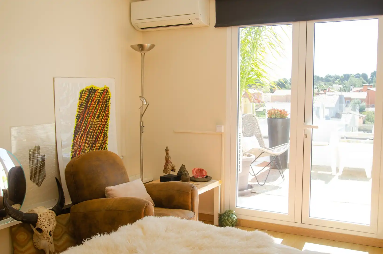 Schlafzimmer von Einfamilien-Reihenhaus zum Verkauf in La Pobla de Vallbona mit Klimaanlage, Heizung und Privatgarten