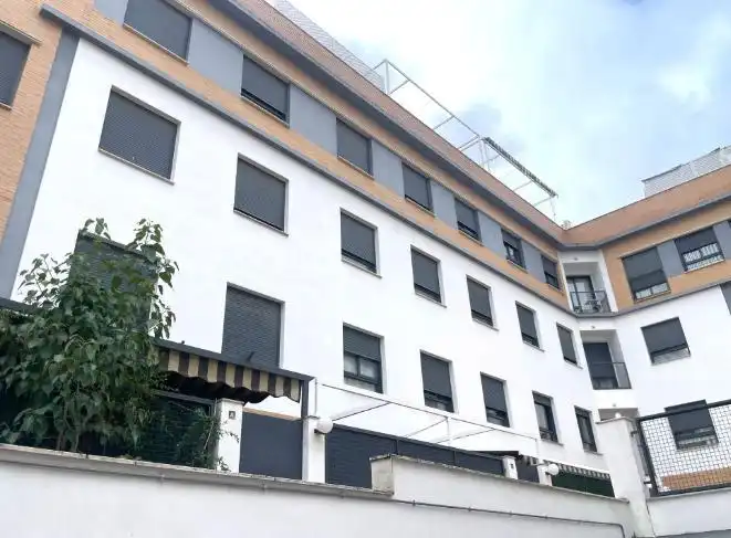 Vista exterior de Piso en venta en Linares