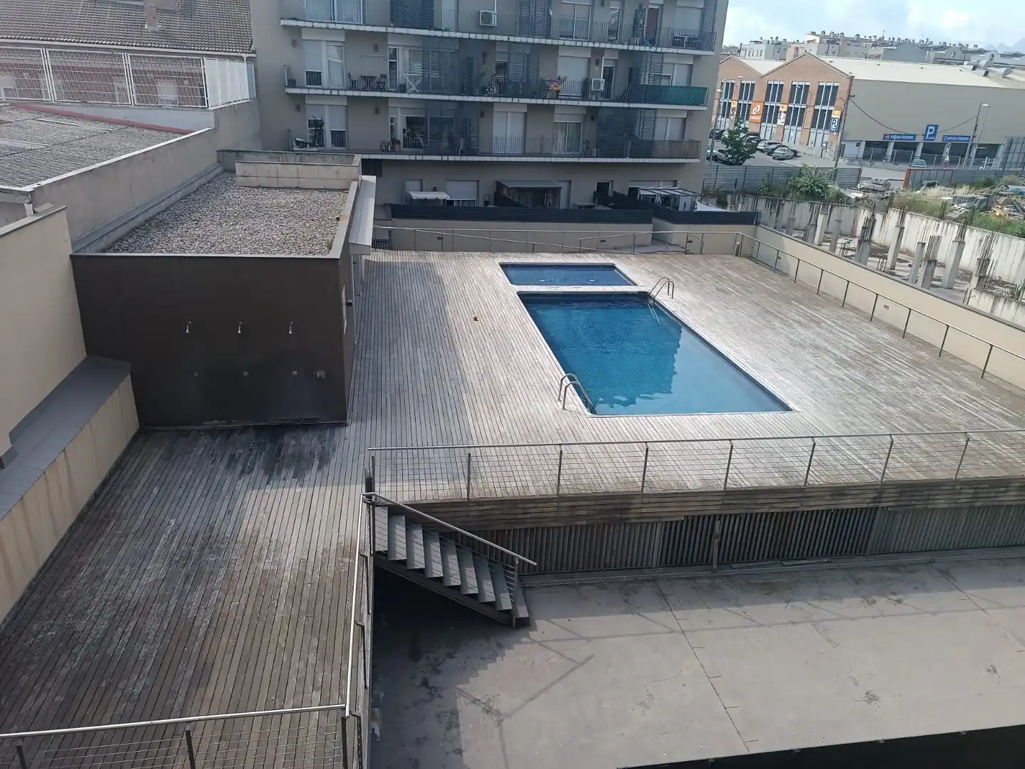 Piscina de Pis en venda en Manresa amb Aire condicionat, Calefacció i Balcó