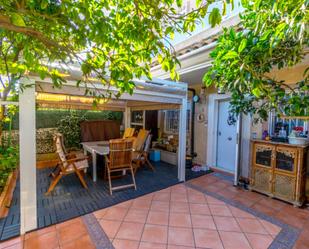 Jardí de Casa adosada en venda en Torrevieja amb Aire condicionat, Forn i Piscina comunitària