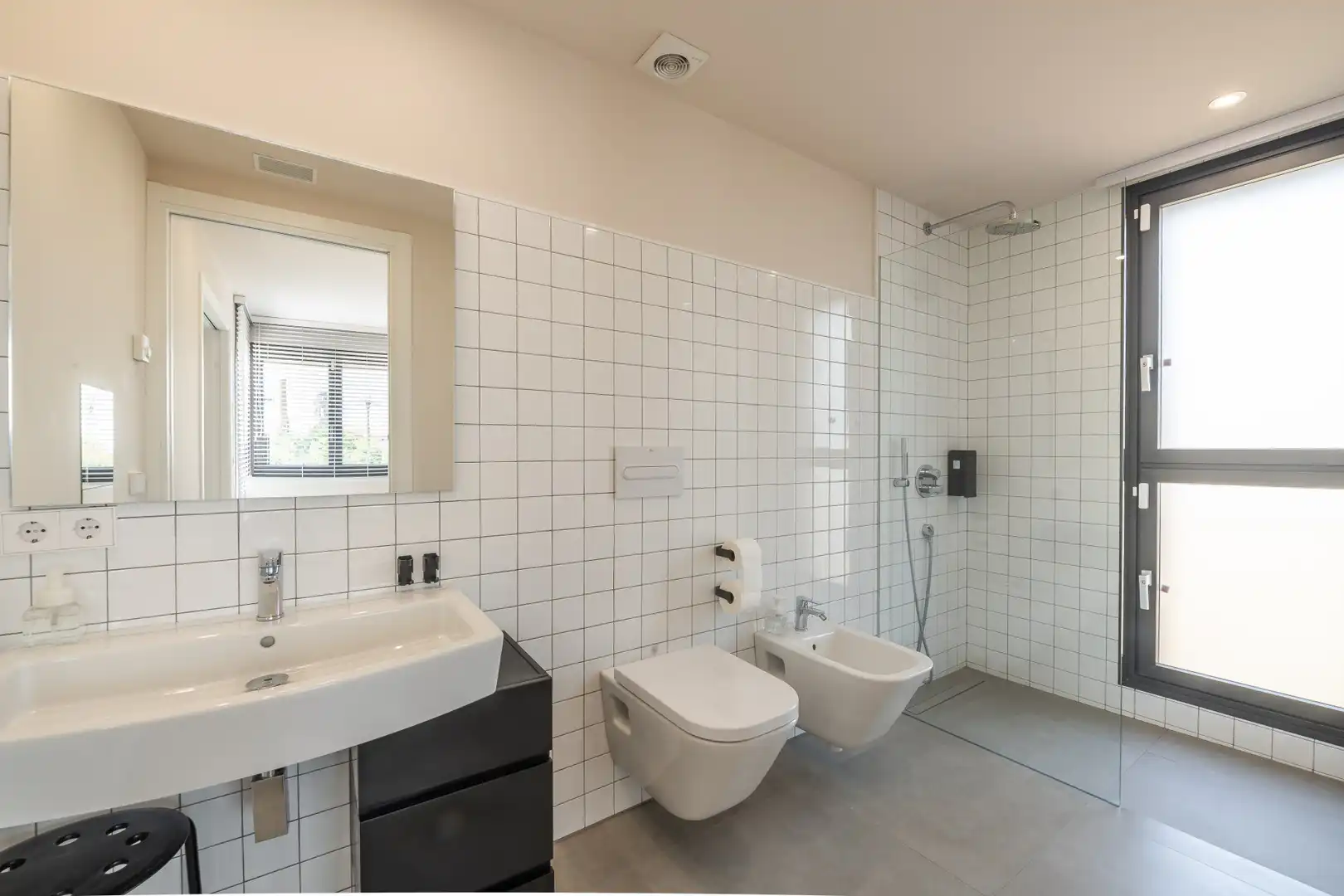 Bathroom of Houses for sale in Banyoles