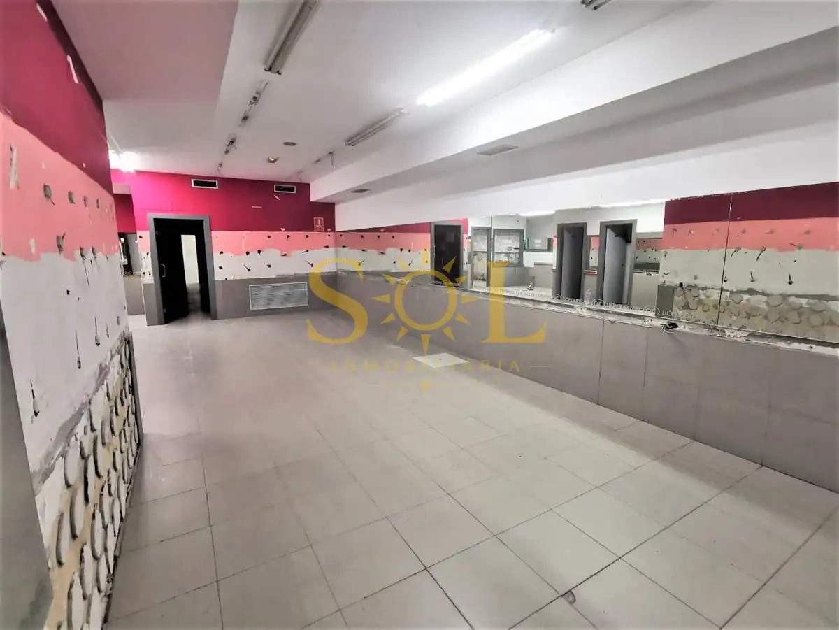 Local comercial en venda a Calle Alfonso V 11, imagen 6