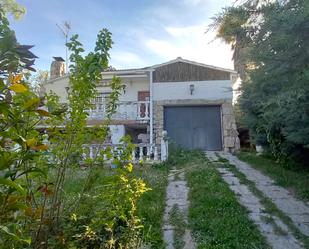 Vista exterior de Casa o xalet en venda en Torrejón del Rey amb Terrassa i Balcó