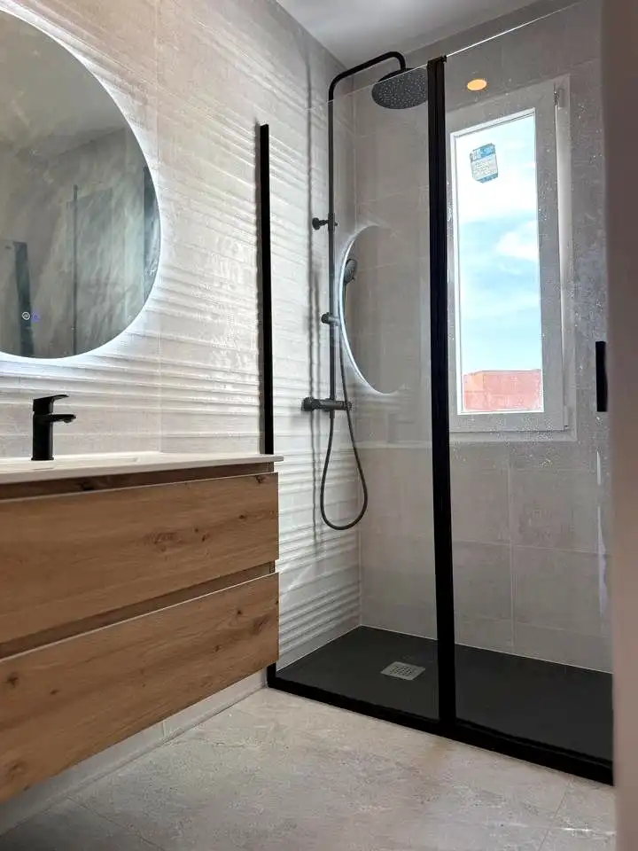 Baño de Piso en venta en Madrid con Aire acondicionado, Calefacción y Terraza