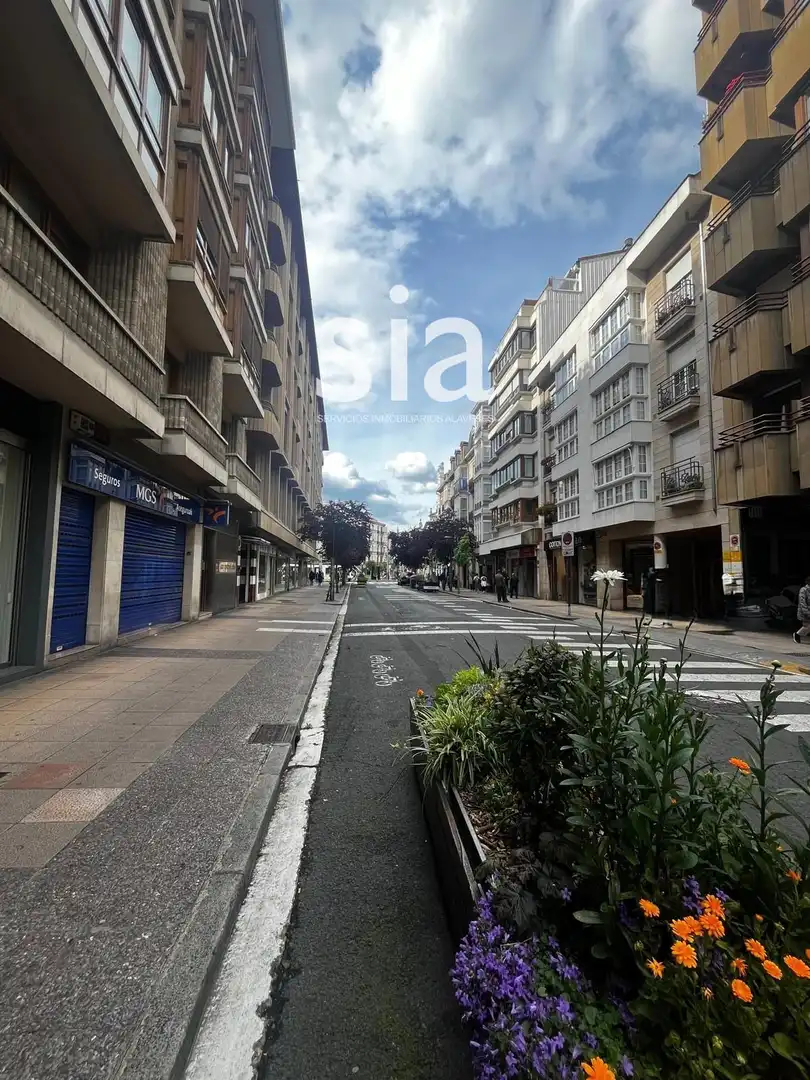 Außenansicht von Wohnung zum Verkauf in Vitoria - Gasteiz mit Heizung