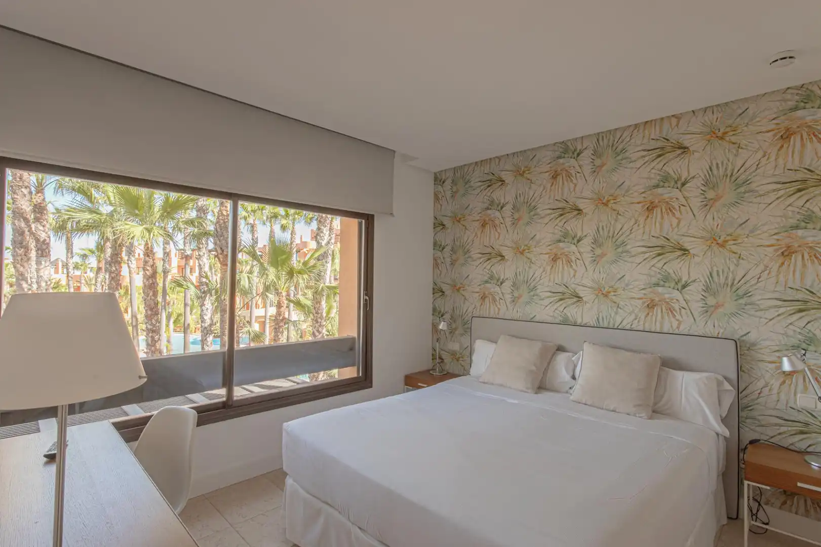 Dormitori de Apartament en venda en Chiclana de la Frontera amb Piscina comunitària