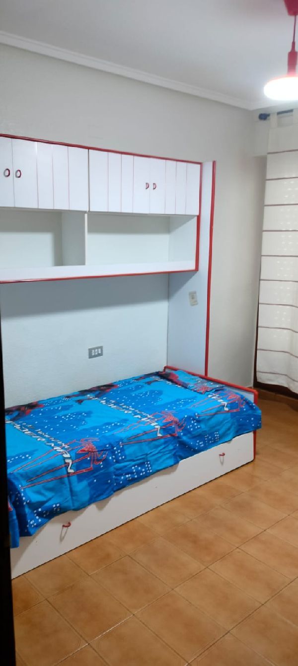 Habitación de Piso en venta en Orihuela con Balcón