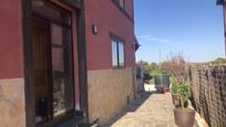 Vista exterior de Casa adosada en venda en Segovia Capital amb Calefacció i Terrassa