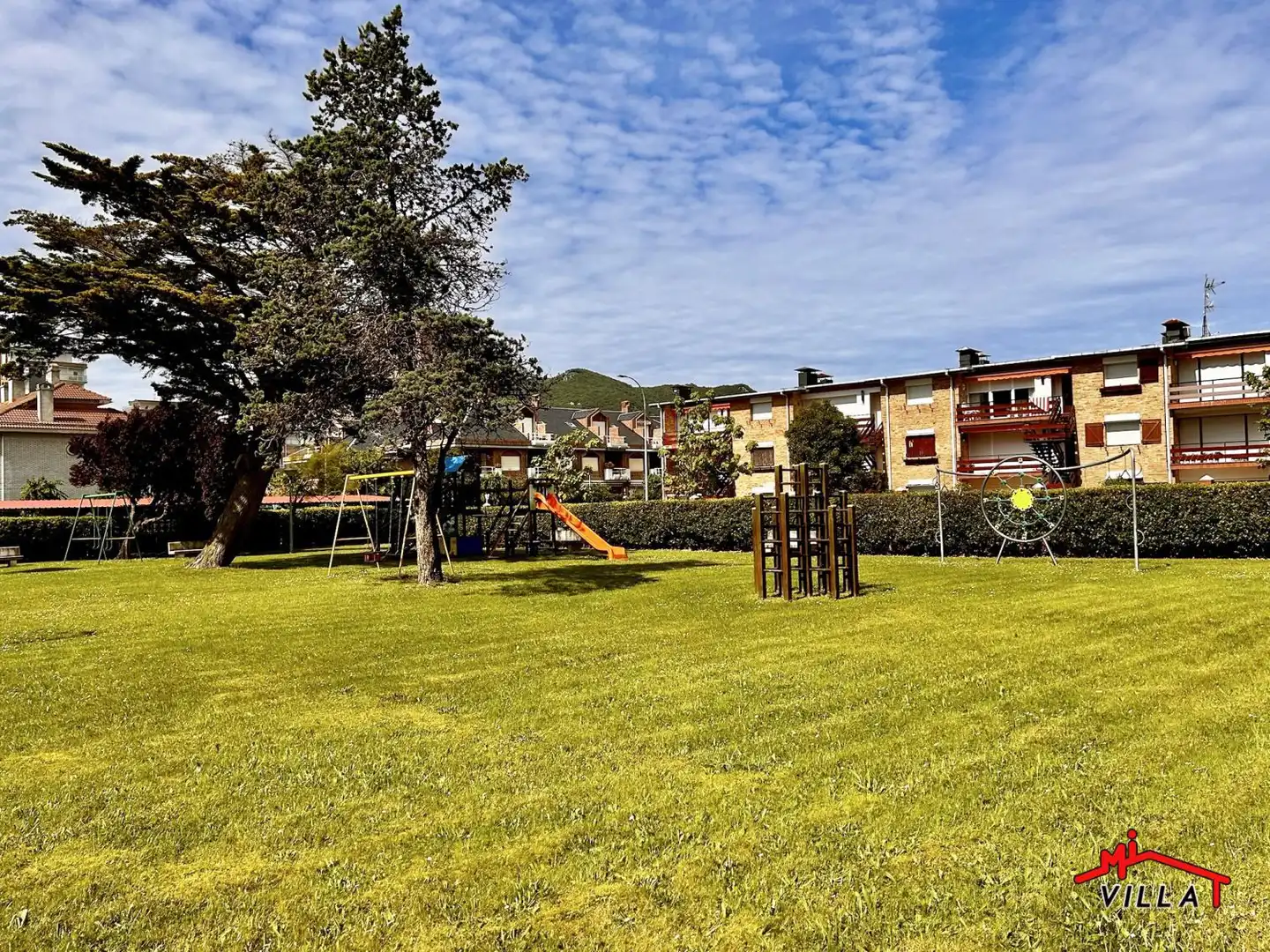Jardín de Estudio en venta en Laredo con Calefacción