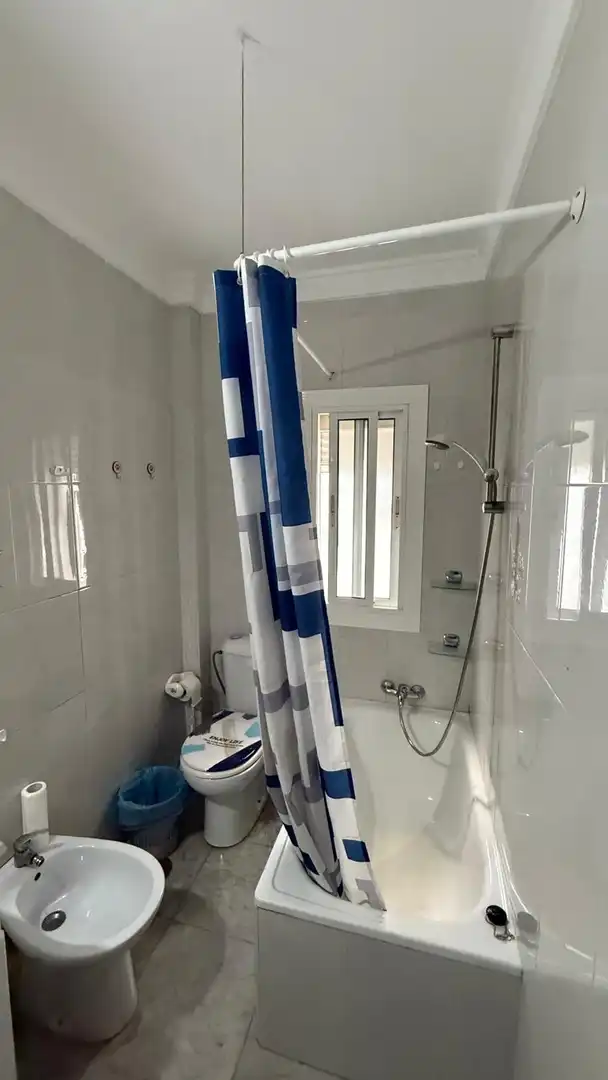 Baño de Piso en venta en Sevilla con Aire acondicionado y Terraza