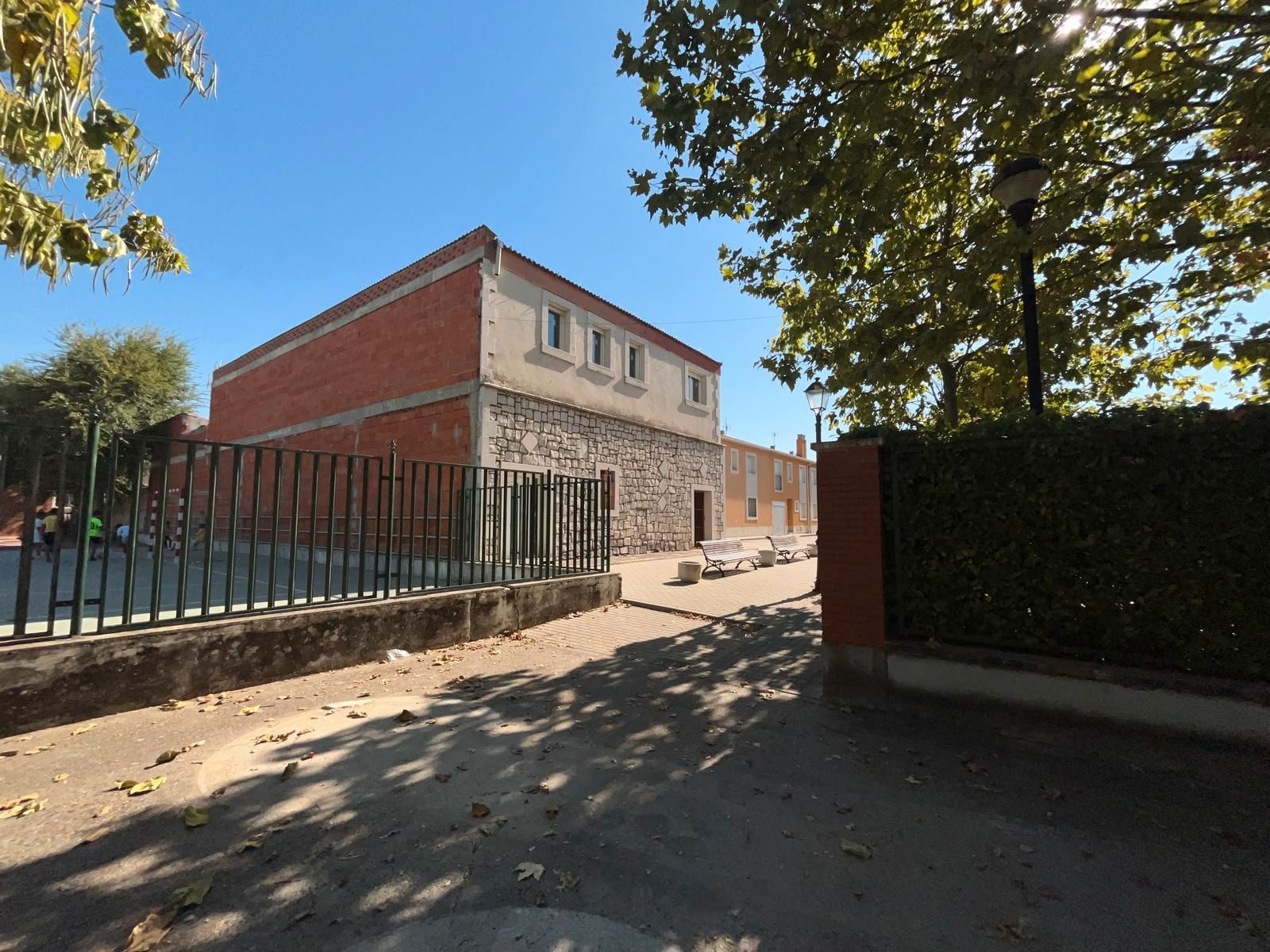 Vista exterior de Edifici en venda en Campaspero