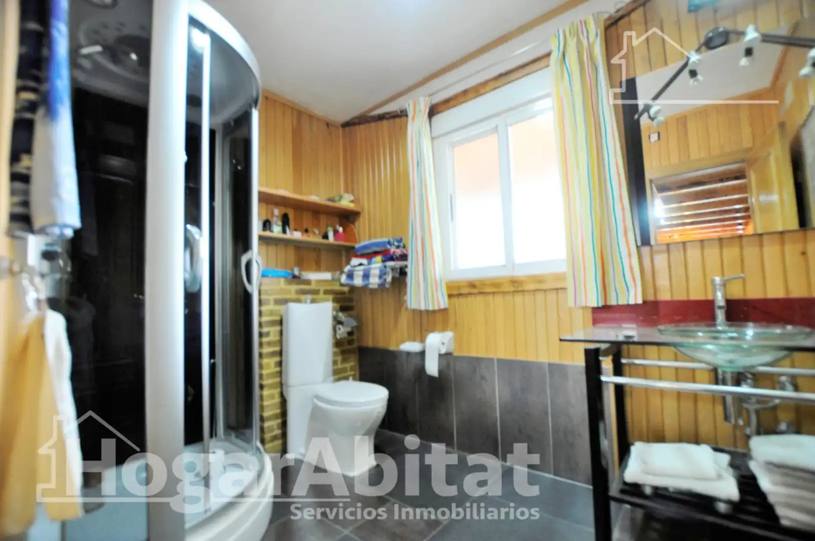 Baño de Casa o chalet en venta en Montserrat con Aire acondicionado, Calefacción y Jardín privado
