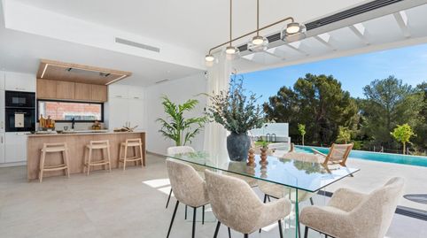 Villa de 4 dormitorios y 4 baños con piscina y jardín en Polop, imatge 5