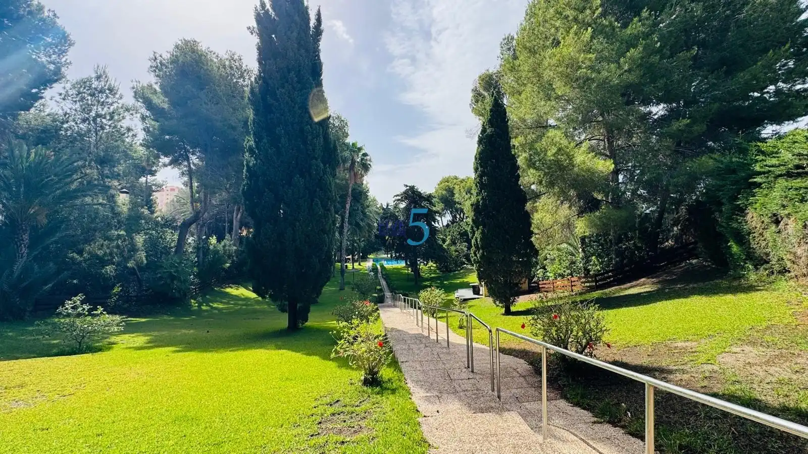 Jardí de Casa o xalet en venda en Orihuela amb Aire condicionat, Terrassa i Traster