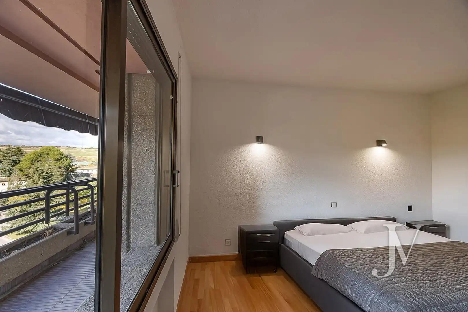 Habitación de Piso en venta en Madrid con Calefacción, Terraza y Piscina comunitaria