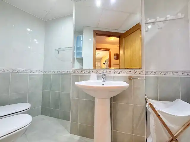 Baño de Piso en venta en Castellón de la Plana / Castelló de la Plana con Aire acondicionado